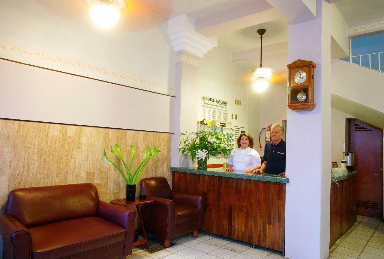 Hotel Janeiro กัวดาลาฮารา ภายนอก รูปภาพ