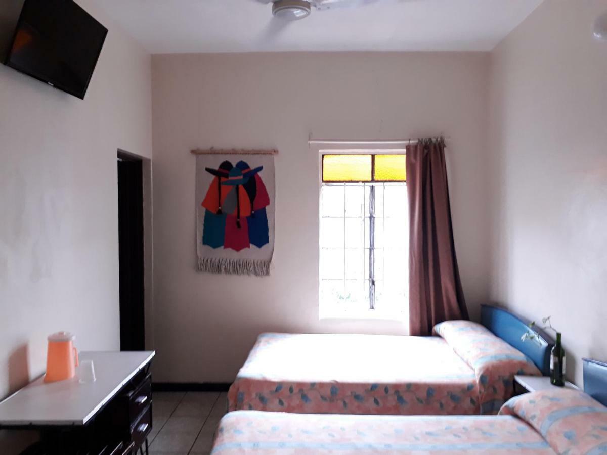 Hotel Janeiro กัวดาลาฮารา ภายนอก รูปภาพ